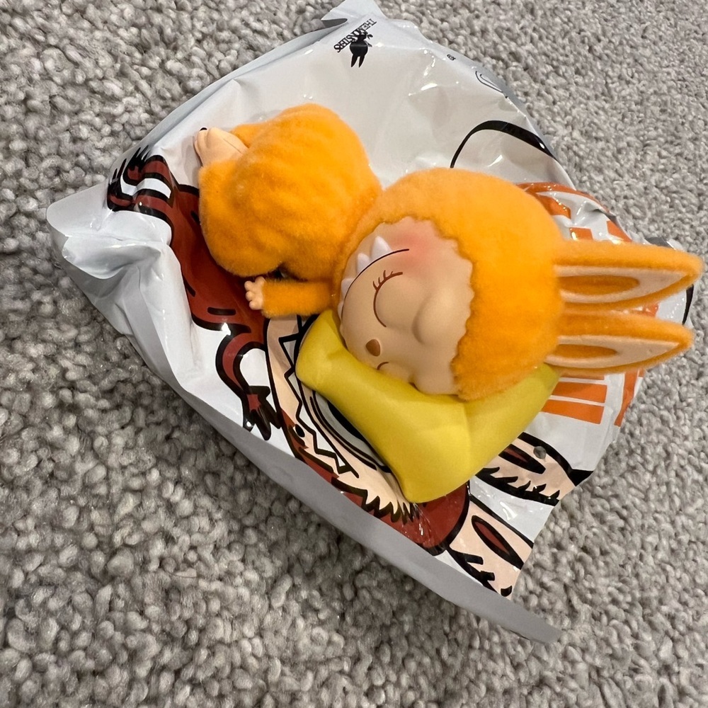 THE MONSTERS 1:00 A.M. Series Figures "Sweet Dream Time" - Picture 9 of 9